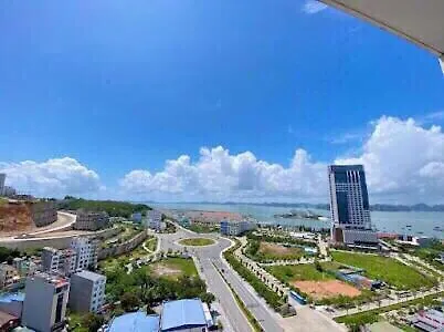 Phong Chinh Chu Lh * Hạ Long